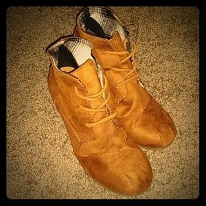 Cato Women's Wedge Faux Suede Ankle Boots 